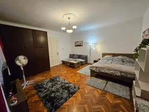 Pet Friendly 2BDR Apartment - Image 3