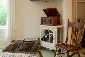 Central Picton Apartment, Sleeps 8; The Iron Horse - Image 3