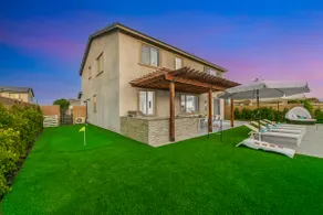 15 Bed, Glow Gameroom, Putting green, Pool & BBQ - Image 5