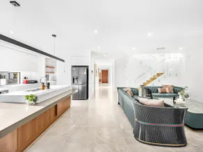 Brand New 5B Luxury Modern Dream House at Rochedale - Image 4