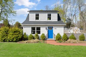 Private Waterfront Access + Hot Tub + Scenic Yard - Image 5
