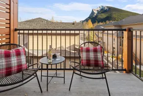 The Pearl 1 Bedroom Luxury Mountain View Suite - Image 5