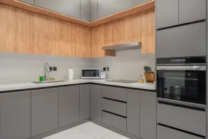 Attractive 3 Bedroom Boho Apartment + Gym | Near Convention Center - Image 4