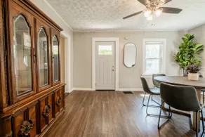 Cozy Convenient 3BR | 15 Min Intel | King Bed - Image 2