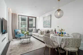 Riverfront Retreat in London 2 Bed 2 Bath - Image 3