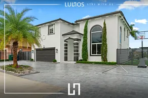 Lakefront Lux Villa w/ Games, Spa, BBQ, Pool & Fun - Image 3