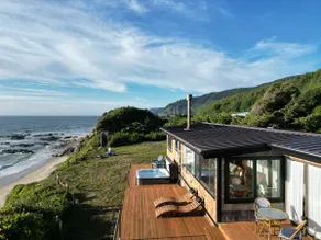 The Surf House w/ private beach access & hot tub! - Image 2