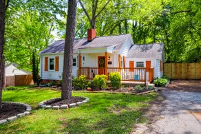 Azaleas Cottage Close to UNCG/Coliseum/Downtown - Image 2