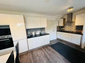 3 Bedroom Modern House in Luton LU4 0TY - Amazon Prime - No Party - Image 4