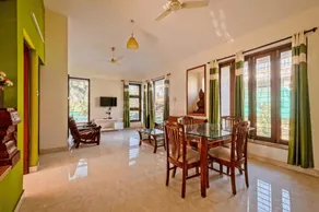 Pet-Friendly Spacious Villa Steps From The Beach - Image 3