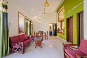 Pet-Friendly Spacious Villa Steps From The Beach - Image 4