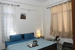 WOW Balcony Views! Offbeat Family 3BHK Near Shimla - Image 2