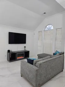 R1 - Private 2BR Suite with Kitchen & Bath - Image 4