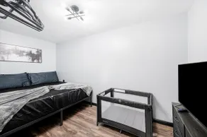 Fun Group Getaway with Arcade+ Sleeps 12 near DT - Image 5