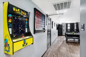 Fun Group Getaway with Arcade+ Sleeps 12 near DT - Image 4