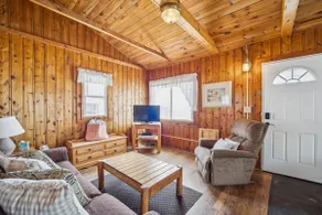 Family-Friendly Lake Retreat - Image 3