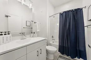 Stunning 2 Bed/2 Bath | CLE Clinic | Balcony - Image 3