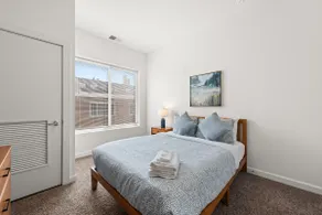 Stunning 2 Bed/2 Bath | CLE Clinic | Balcony - Image 4