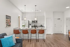 Stunning 2 Bed/2 Bath | CLE Clinic | Balcony - Image 2