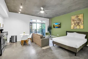Pool+Free Parking|Centric Studio|In HEART of DTPHX - Image 3