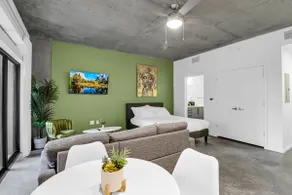 Pool+Free Parking|Centric Studio|In HEART of DTPHX - Image 4