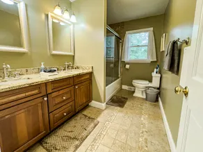 Grand Lakeview Retreat Near Town • Game Rm • 4BR - Image 5