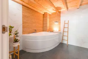 Downtown duplex with a jacuzzi. Family apartment. - Image 2