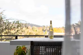 2BR Premium Apartment | Walk to Manuka + Parking - Image 2