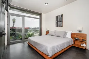 Sleeps 4 | Parking, Bay Views, Rooftop, Priv Patio - Image 3