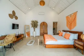 New Tropical 1 BR Pool Villa- Central Ulu Location - Image 3