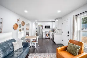 Buttercup Hideaway; Cozy oasis near WFU & Reynolda - Image 2