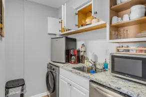 Elegant 3BR Retreat Near Shops & Soccer Match Spot - Image 5