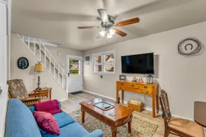 Carriage House -Private Comfy 2 Bedroom Kg bed - Image 4