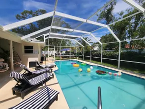 Sunny Las Palmas: Heated Pool & Beach Retreat - Image 2