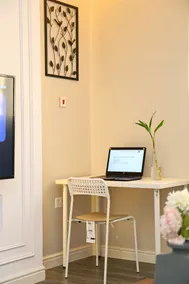 luxurious entire 1bd apt - Self entry - Image 3