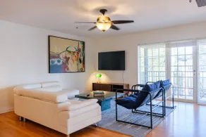 Thornton Park Luxury Loft | Free Prkg | Balcony - Image 5