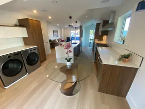 Best Brand New Luxury Mountainview 2 bedroom - Image 2