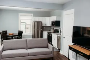 Newly Remodeled 3 Bed/1 Bath Duplex - UNIT A - Image 2