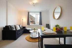 Sheffield, Ponds Forge, Entire home, Free Parking - Image 2