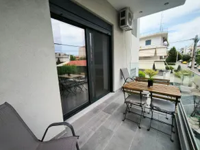 Floral Home 2 - 1st floor apt with private parking! - Image 3