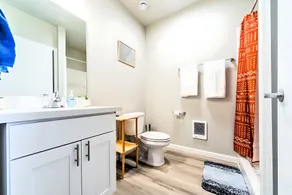Cozy Micro Suite Unit 8 Sleeps 2 Minutes to Downtown - Image 3