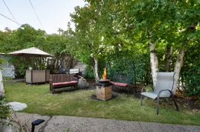 Downtown Victorian Apartment W/ Amazing Backyard! - Image 3
