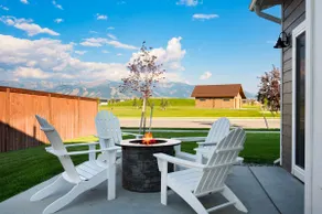 Mountain View Retreat Near Airport and Park - Image 3