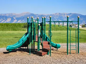 Mountain View Retreat Near Airport and Park - Image 4