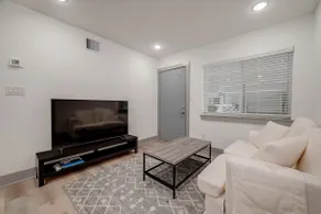 2 Bed / 2 Bath APT Medical Center Cozy Newly built - Image 5