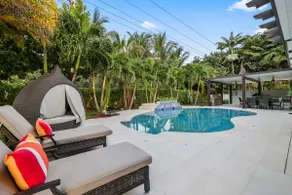Palmetto Bay Tropical Home w/ Pool_BBQ & Game Room - Image 4
