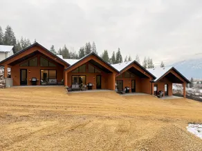 A3-Towhee Mountain Lodge 3 - Image 2
