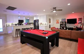 Modern-Vintage/Hot Tub/Pool Table/Vinyl Collection - Image 4