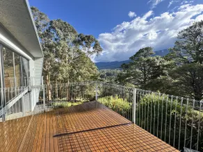 The View House Warburton - Image 3