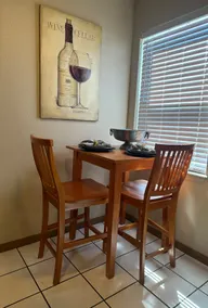 Downtown Comfy 2 BDR -Close walk to everything! - Image 4